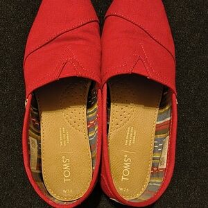 TOMS Women's Bold Red Canvas Flats